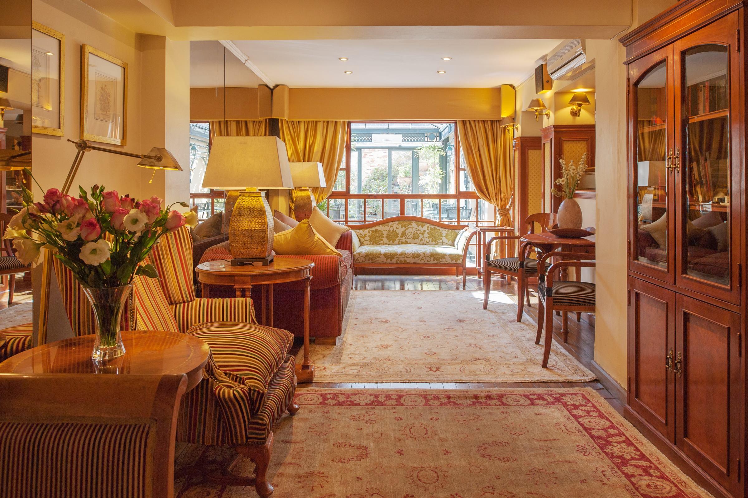Boutique Orly Hotel